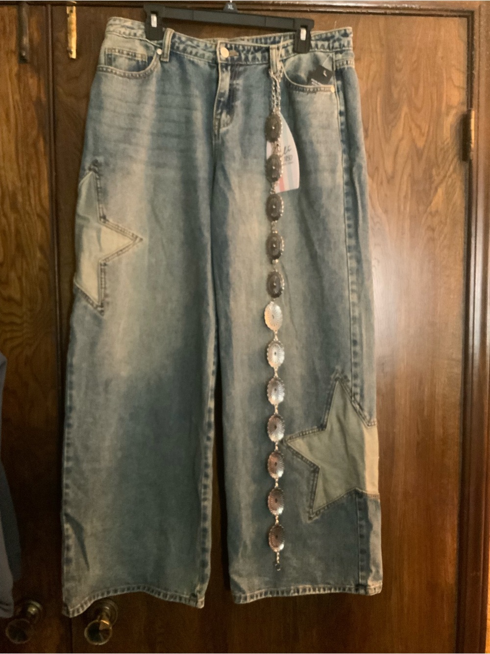High-rise Wide-Leg Star Patch Jeans in Light Blue with Metal Belt Accent - Picture 1 of 10